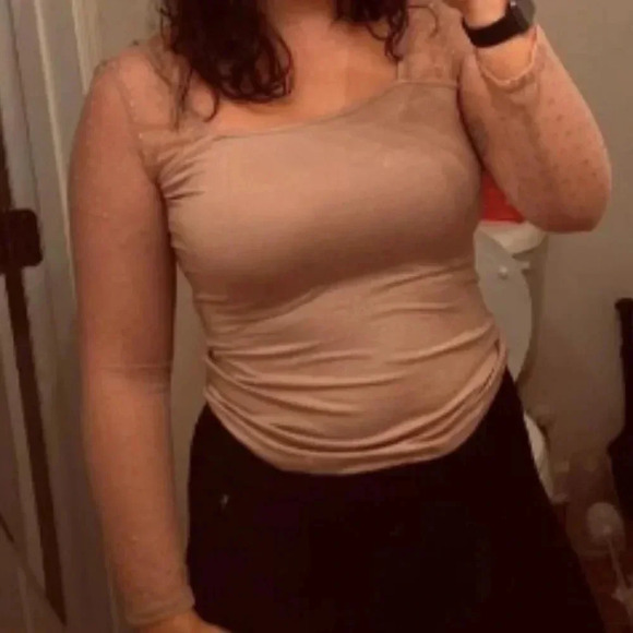 💕2 for $15  Mesh Sleeve Longsleeves💕 - Picture 6 of 6